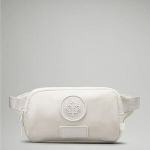 🆕🇨🇦 Lululemon Team Canada Olympic Future Legacy Mini Belt Bag Antique White